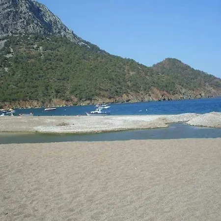 Hamiyet Ogretmenin Tatil Evi בית נופש אדראסן
